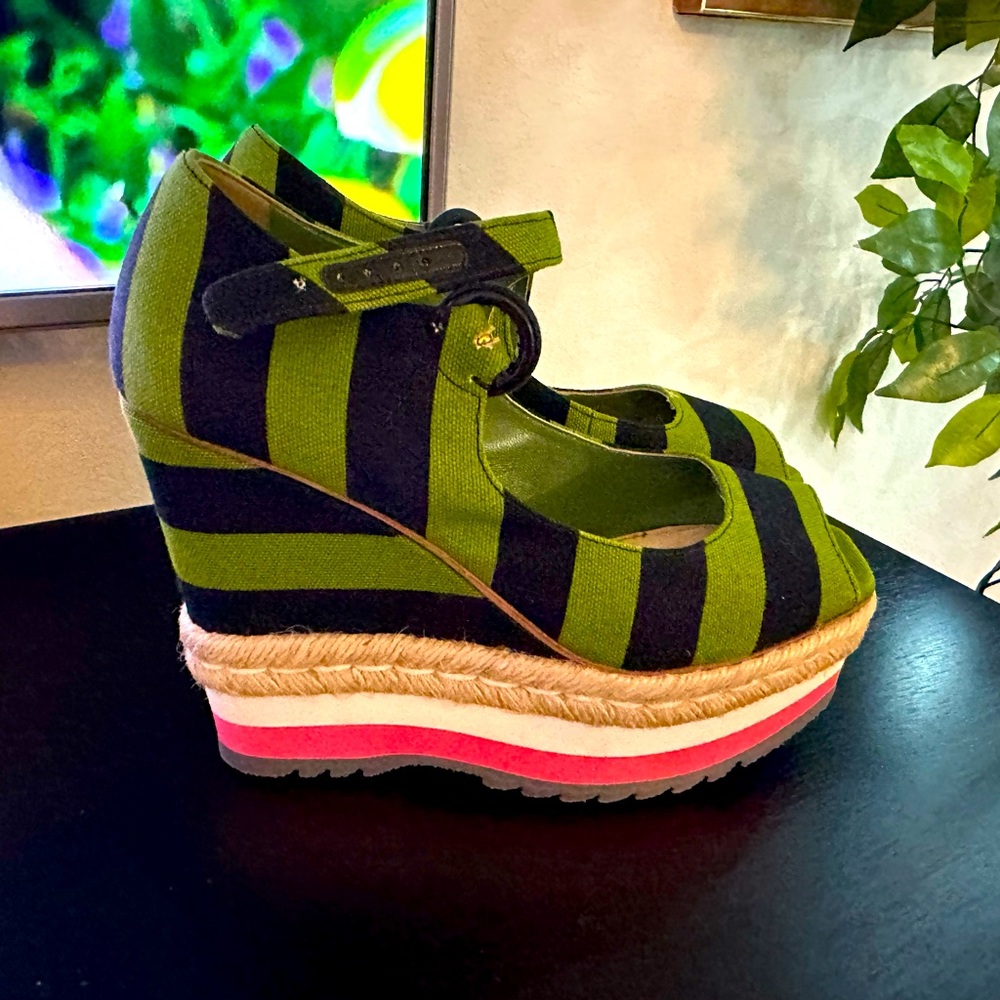 Prada MaryJanes size 38 1/2 8 1/2 8 Funky Platforms